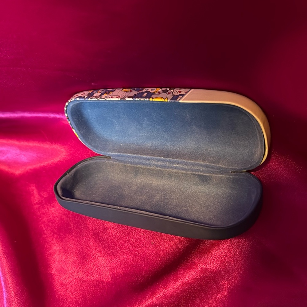 Transformers glasses case good condition - Picture 2 of 3